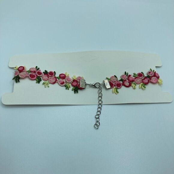 Flower Lace Chocker  - Picture 5 of 5